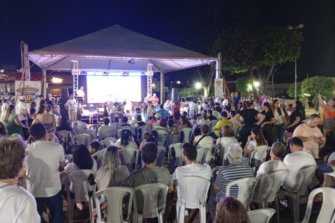 Praça Moura Andrade recebeu 3º Encontro Cromossomos Down Up