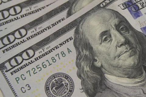 Dólar fecha estável, mas acumula queda de 1,82% em julho