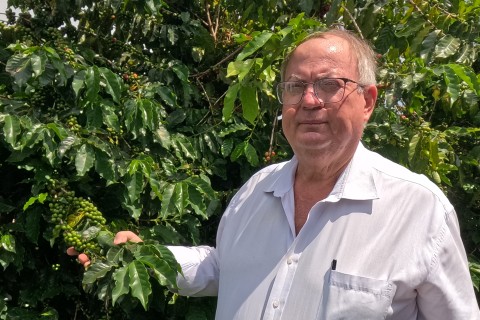 Com um café totalmente orgânico Atilio Pacce busca excelência em sua produção