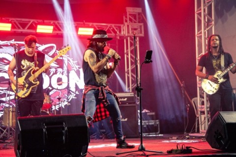 Banda Raccoon agitou Dia do Rock nos festejos de 89 anos de Andradina