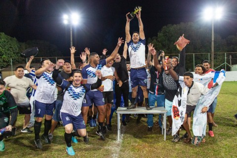 Lavínia aproveita expulsão, vira e é campeã do Regional Mini Campo de Murutinga do Sul