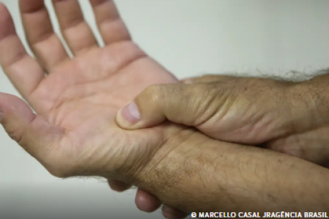 Lei passa a definir fibromialgia como deficiência em todo o país