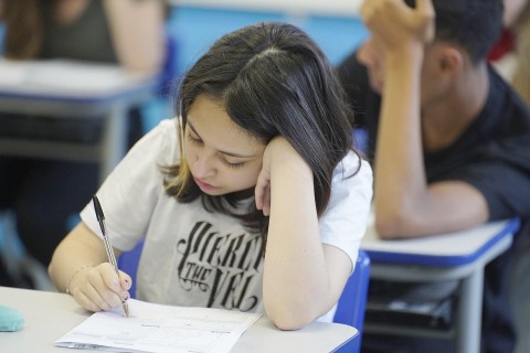 SP aplica Saresp para alunos do 9º ano nesta quarta (28) e quinta-feira (29); prova vale para seleção do Prontos pro Mundo e Aluno Monitor do BEEM