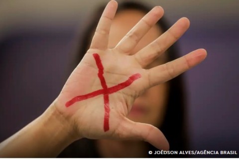 Agosto Lilás dedica mês ao combate à violência contra a mulher