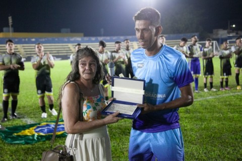 Homenagem a Romário Dayak do Santos marca início do Amador 2026