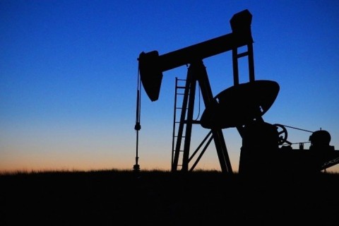Petróleo cai com retomada de fluxos marítimos