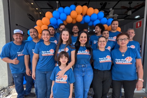 Casa das Lâmpadas realiza café da manhã para clientes e amigos em comemoração de aniversário