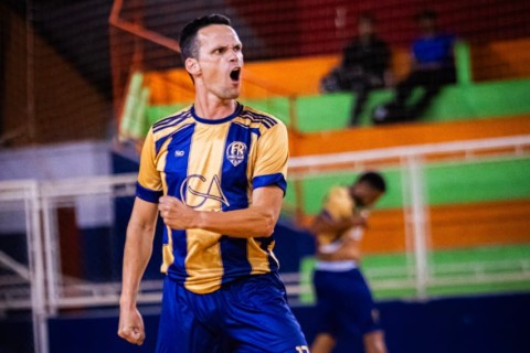 Xuxa brilha e Frutalis vai a semifinal do Futsal dos Craques