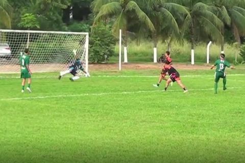 Guarani supera expulsão, segura empate e vai às quartas do Amador