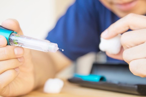 Canetas emagrecedoras podem ser eficazes, mas devem ser usadas com indicação e acompanhamento médico