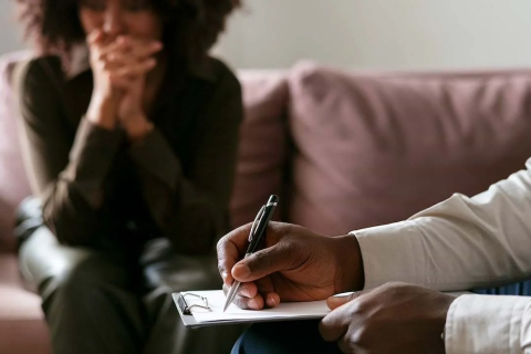 Entenda por que a depressão não tratada precocemente na mãe afeta a trajetória de adolescentes