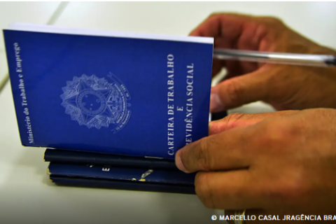 Governo confirma salário mínimo de R$ 1.621 em 2026