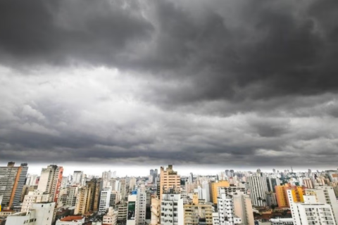 Defesa Civil alerta para chuvas intensas e mobiliza Gabinete de Crise nesta terça-feira (6)