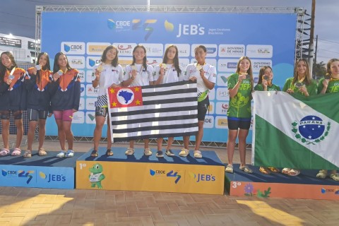 Julia Naomi conquista cinco medalhas nos JEB'S em Uberlândia