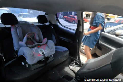 Inmetro recomenda atenção na compra do bebê conforto