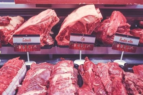 China amplia disputa no mercado de carnes