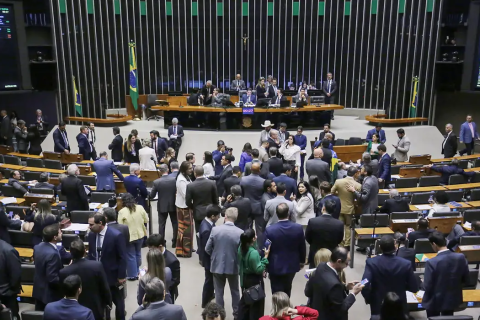 Câmara aprova Medida Provisória com novas regras para seguro-defeso