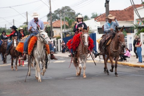14ª Cavalgada Entre Amigos movimentou o recinto de exposições no último sábado (4)