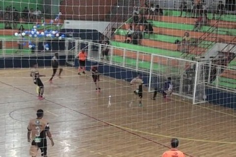 Estoril Max Conveniência goleia e vence a primeira no Futsal de Férias