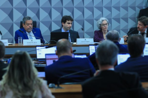 Apostadores destinam até R$ 30 bi por mês a bets, informa BC